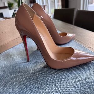 Christian Louboutin So Kate Heels